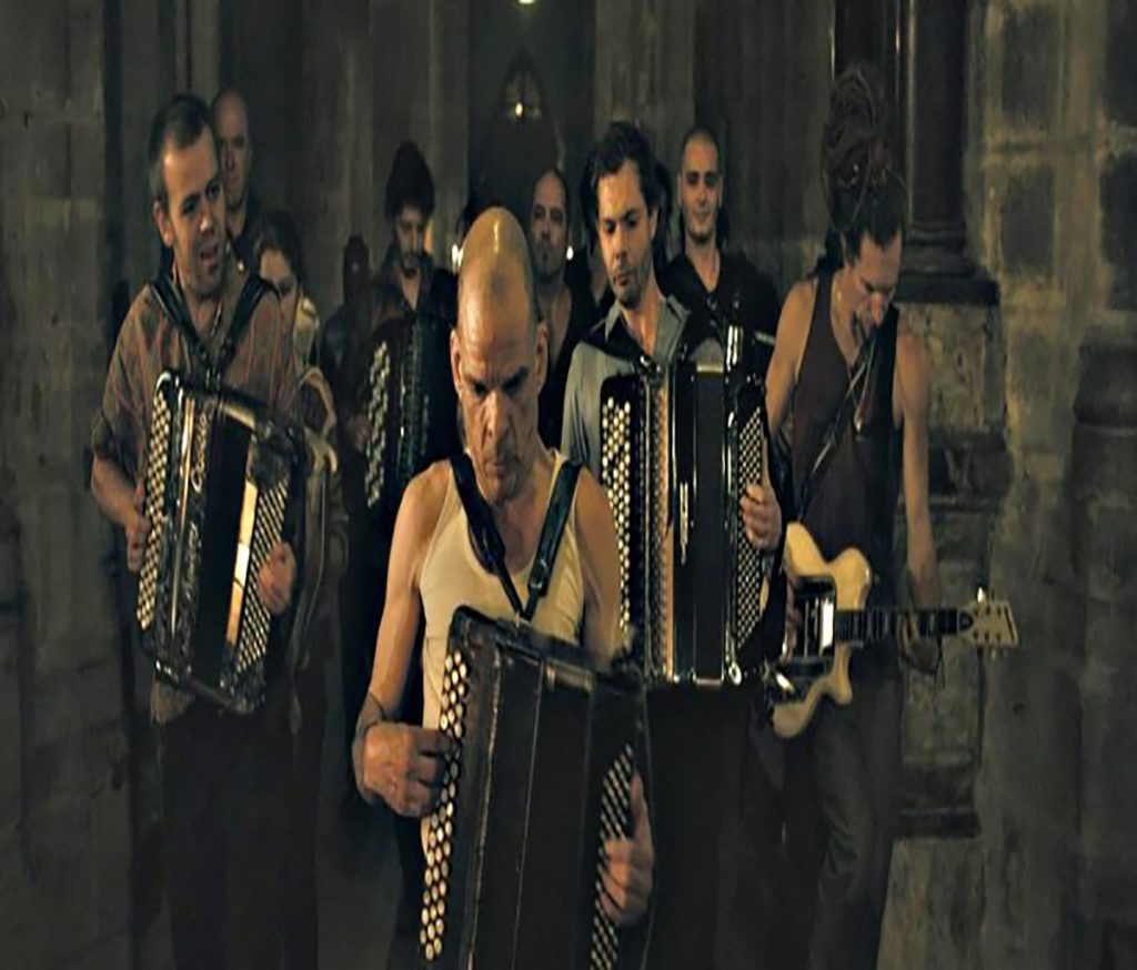 فیلم سینمایی هولی موتورز (Holy Motors)