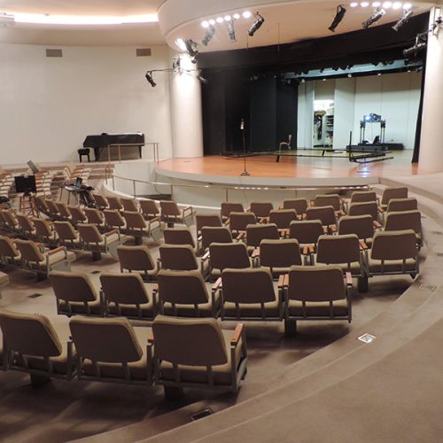 Gugenheim_theater_from_back_jeh